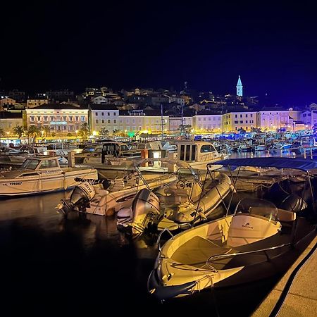 Season4All Apartments Mali Lošinj Екстериор снимка