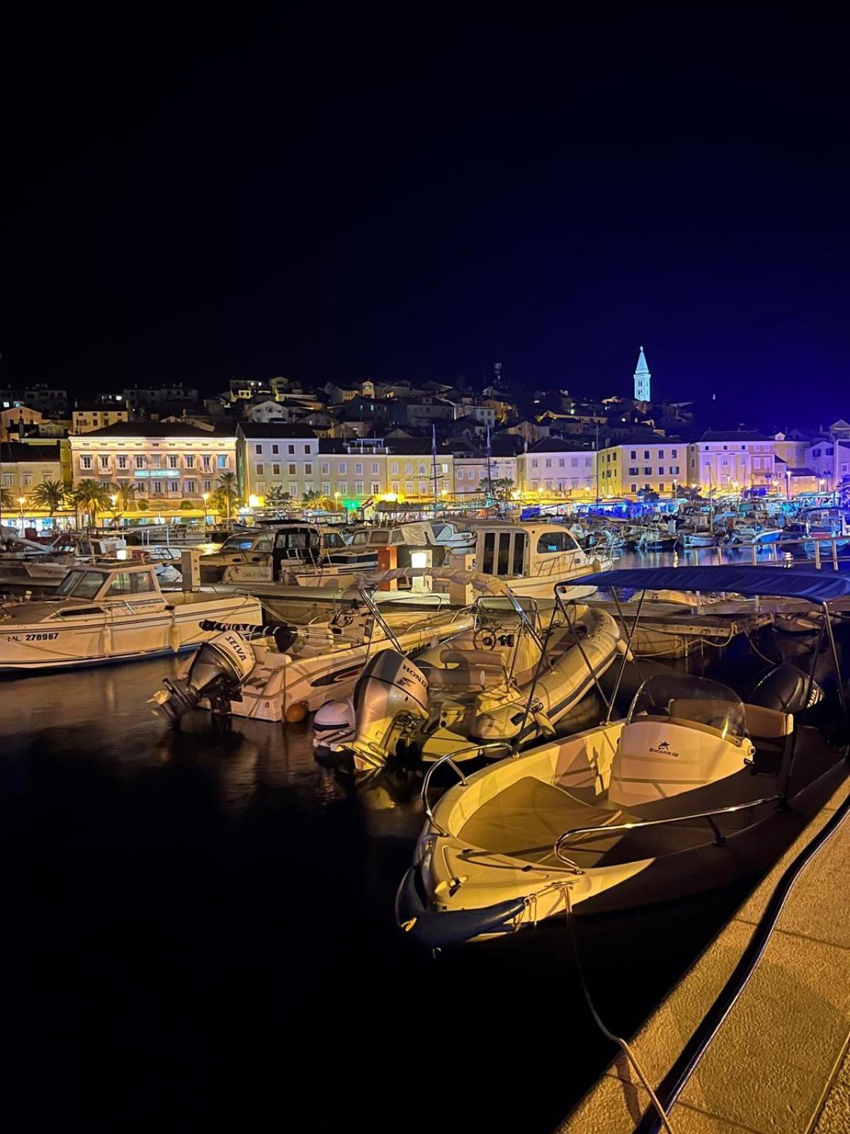 Season4All Apartments Mali Lošinj Екстериор снимка